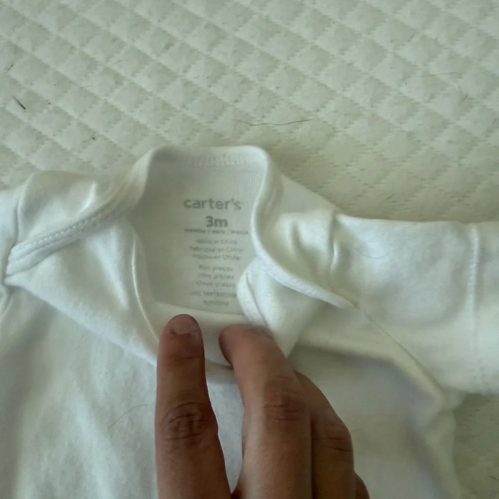 Great Condition! Set of 4 Soft White Baby Onesies, 0-3 Months